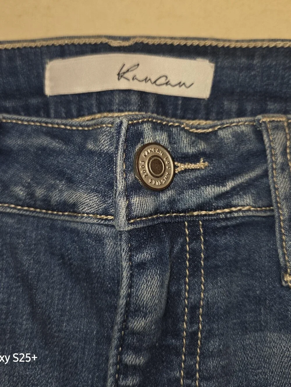 NWT Kancan Estilo Cropped Cuffed Distressed Jeans Size 5/26